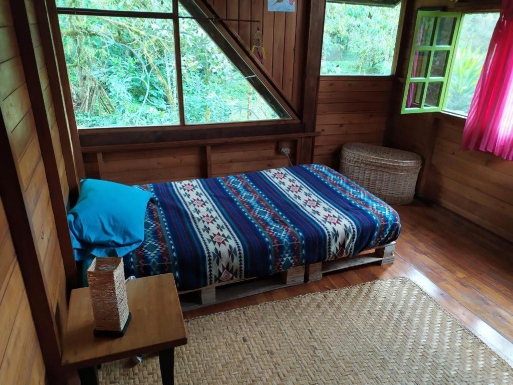 Mindo Eco Chalet Con Rio Y Cascada Ngoại thất bức ảnh
